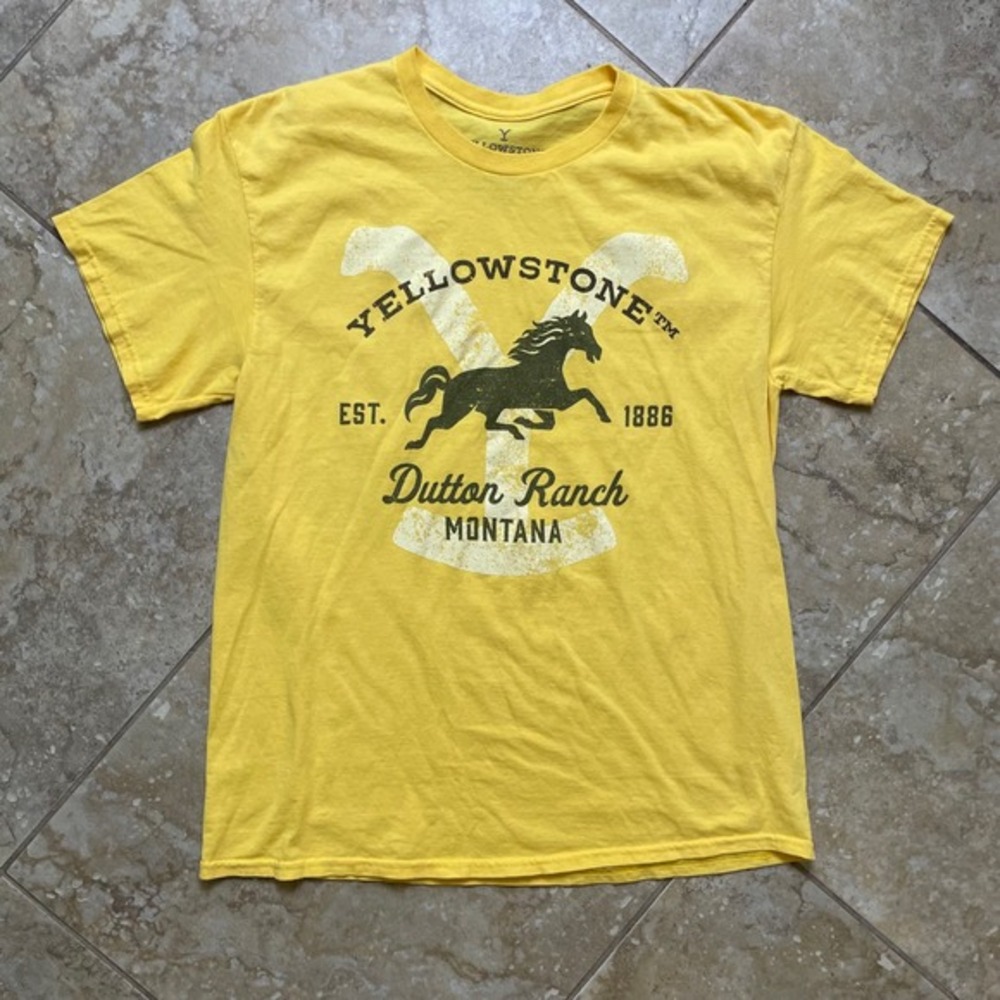 Yellowstone Dutton Ranch Montana Graphic‎ Tee TV Show T-Shirt Size L